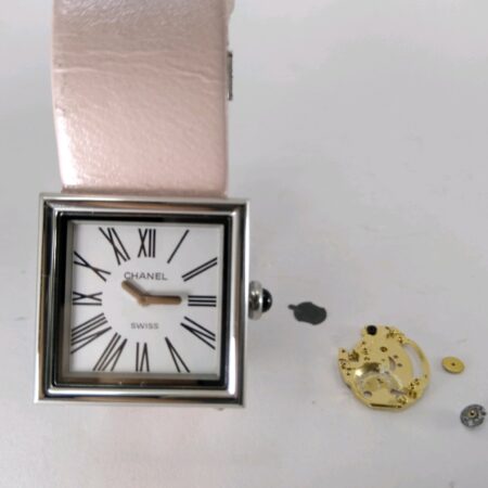 電池液漏れによる錆びたシャネルを修理しました＠埼玉県所沢市スイショードー